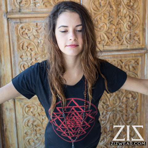 ZIZ Shri Yantra Organic Cotton T Shirt / Black Red
